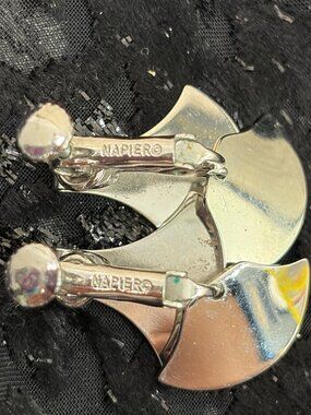 💜3/$12✨ Vintage NAPIER Silver Tone Fan Dangle Screw Back Earrings Signed - FAIR